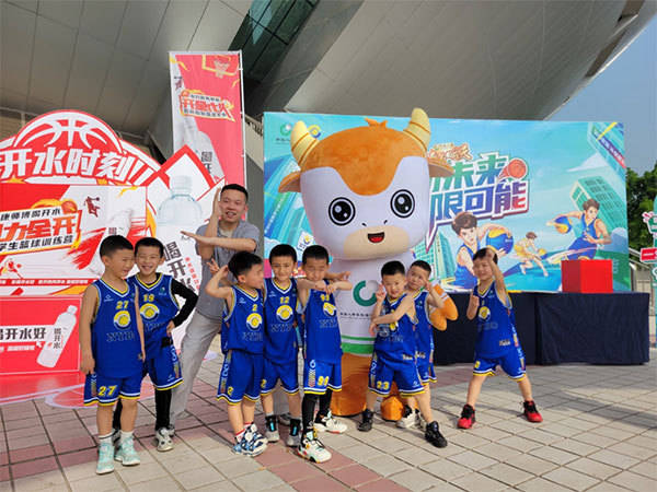 KAIYUN 中国大陆-青少年篮球夏令营吸引国内外众多青少年参与，培养多元技能