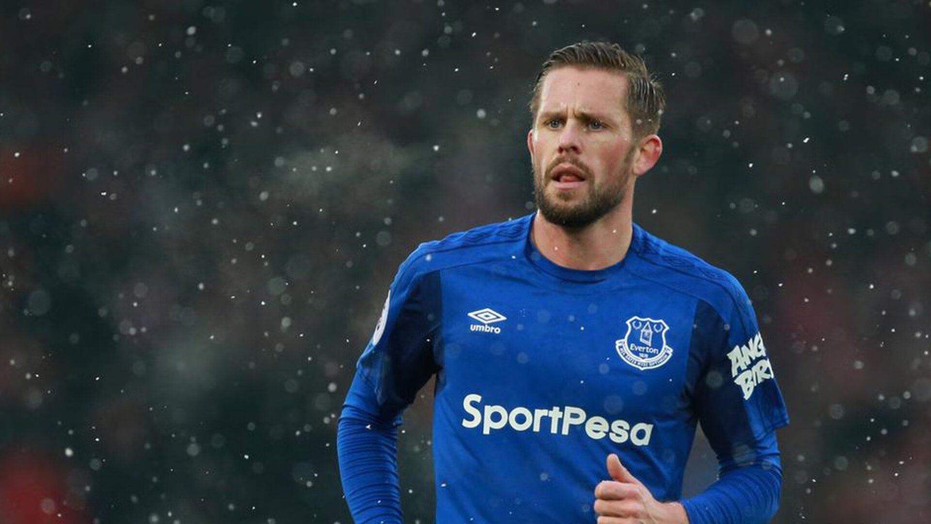 国际热身赛国足战平 球迷鼓励球队继续前进,国足热身赛时间安排